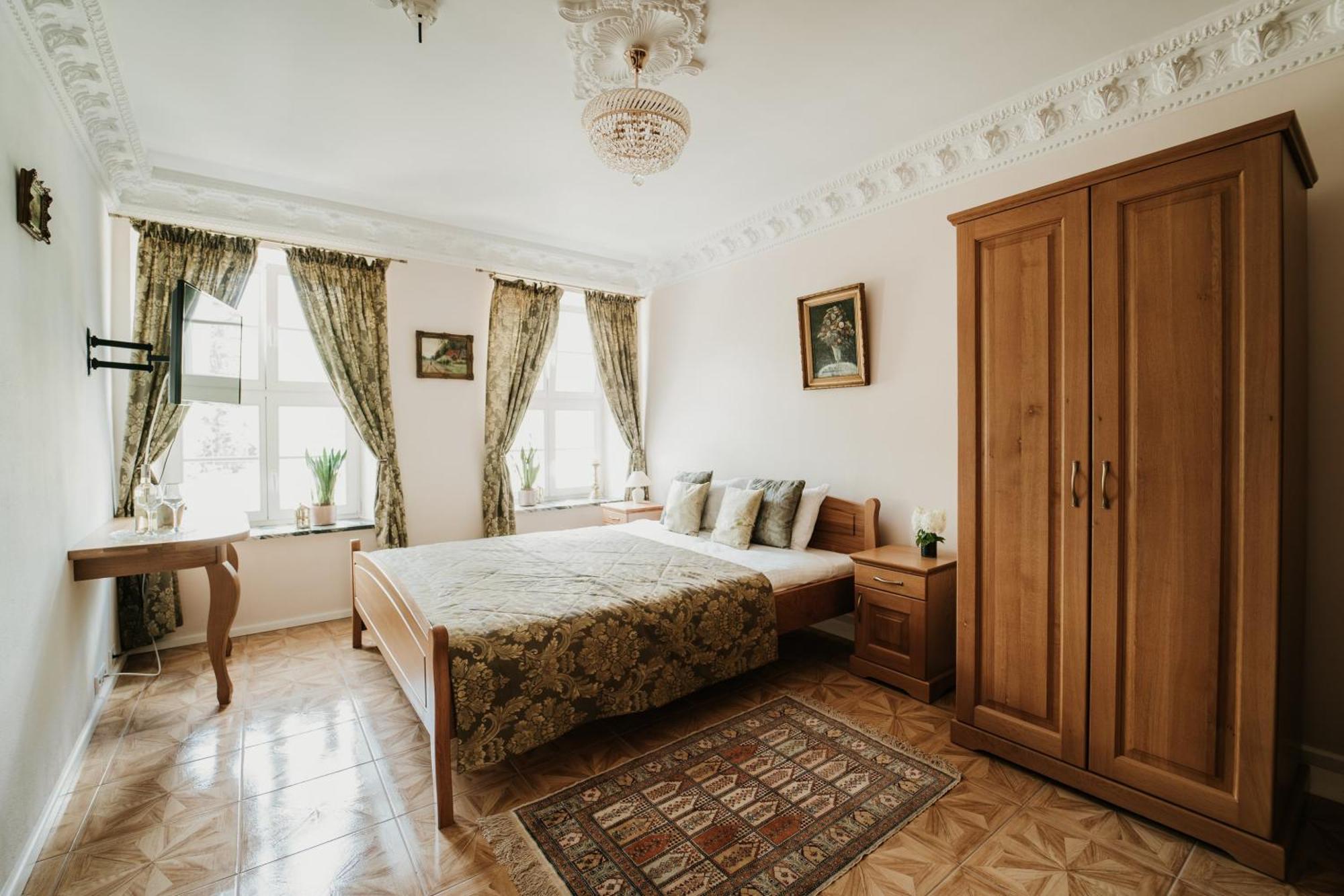 Palac Bogaczow - Noclegi - Restauracja - Przyjecia Exterior photo